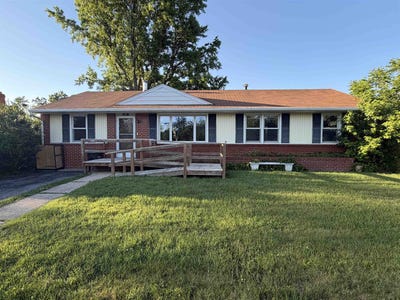 /international/us/406-linden-dr-staunton-va-110108384520/