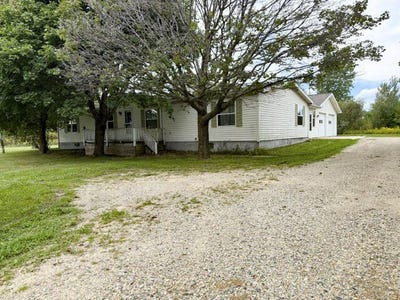/international/us/8738-edgar-road-lakeview-mi-110110267874/