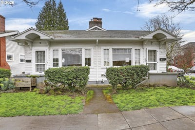 /international/us/2202-ne-everett-st-portland-or-110106451097/