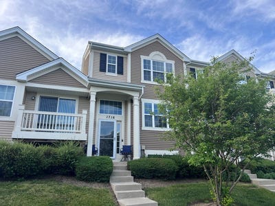 /international/us/1716-windward-drive-pingree-grove-il-110108587111/