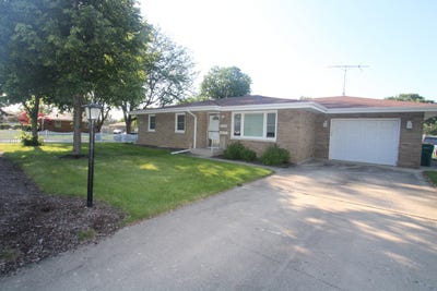 /international/us/1200-hosmer-street-joliet-il-110108294856/