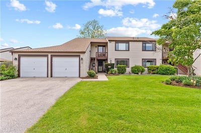/international/us/30-sweet-meadow-court-narragansett-ri-110099870962/