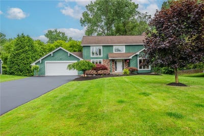 /international/us/8-pond-valley-circle-penfield-ny-110100812299/