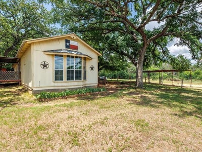 /international/us/6051-county-road-103-brownwood-tx-110106501693/