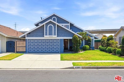 /international/us/17310-s-hoover-st-gardena-ca-110107796836/