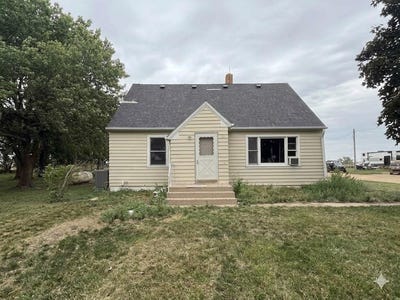 /international/us/43340-306-st-yankton-sd-110108492287/
