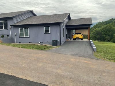 /international/us/18-diamond-ave-franklin-nc-110108958929/