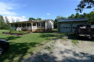 /international/us/145-abigail-trail-ararat-nc-110100975833/