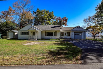 /international/us/650-somerset-street-rumford-me-110120003844/