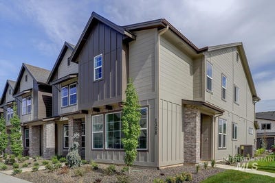 /international/us/1370-n-meadowglen-ave-meridian-id-110108442400/