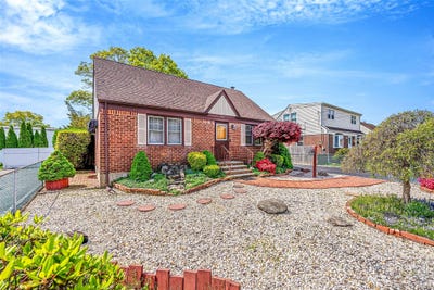 /international/us/150-connecticut-avenue-massapequa-ny-110108012146/