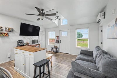 /international/us/8955-n-highway-74-street-crescent-ok-110108258281/