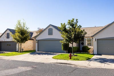 /international/us/1036-edinburgh-kerrville-tx-110120419748/