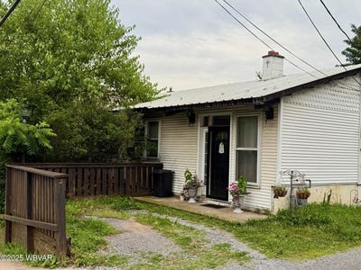 /international/us/61-w-houston-avenue-montgomery-pa-110100900777/