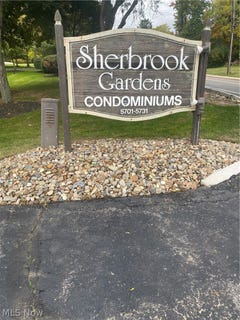 /international/us/5721-som-center-road-solon-oh-110108664429/
