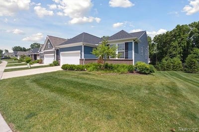 /international/us/1065-spring-trail-court-brighton-mi-110100480300/?lang=en