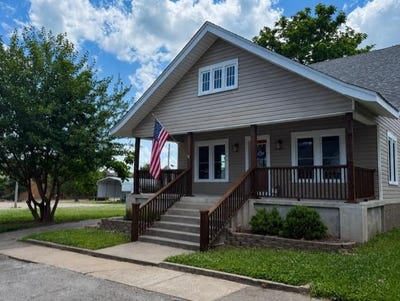 /international/us/311-jackson-street-macon-mo-110108966967/