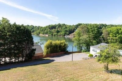 /international/us/1050-21st-avenue-nw-hickory-nc-110107682492/