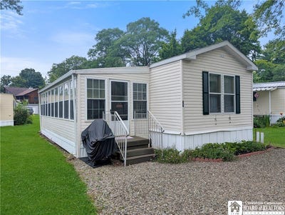 /international/us/27-lawndale-road-chautauqua-ny-110100970760/