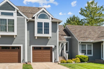 /international/us/2505-82nd-street-urbandale-ia-110107960784/