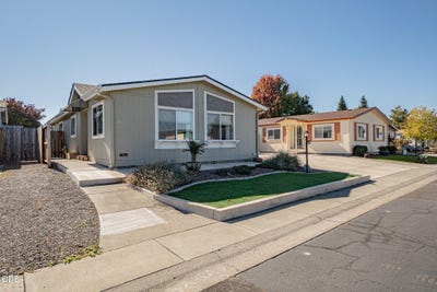 /international/us/555-freeman-road-central-point-or-110120668201/