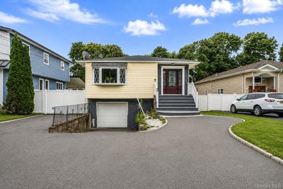 /international/us/68-prospect-drive-brentwood-ny-110110027012/