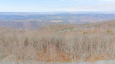 /international/us/white-rock-trail-caldwell-wv-110106025006/