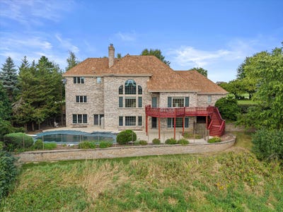 /international/us/19475-summerhill-ln-brookfield-wi-110106947917/