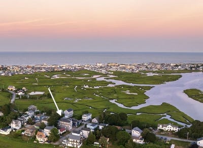 /international/us/6-cora-avenue-hampton-nh-110107158382/