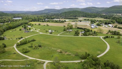 /international/us/deerfield-circle-copake-ny-110108350997/