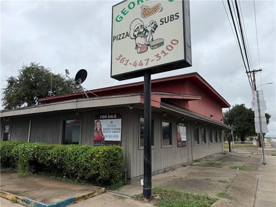 /international/us/707-nueces-st-george-west-tx-110120422787/