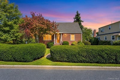 /international/us/31-charles-street-hicksville-ny-110120534623/