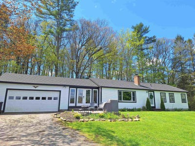 /international/us/103-wentworth-road-walpole-nh-110107898748/