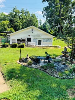 /international/us/1611-valwood-place-ne-lenoir-nc-110100815832/