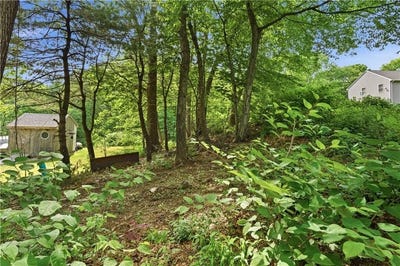 /international/us/38-summit-road-cumberland-ri-110108331494/