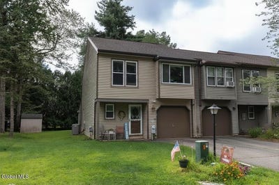 /international/us/24-brenden-court-clifton-park-ny-110109877921/