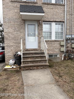 /international/us/245-livingston-avenue-staten-island-ny-110106497479/