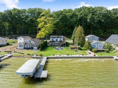 /international/us/9254-s-redwood-drive-newaygo-mi-110110216476/