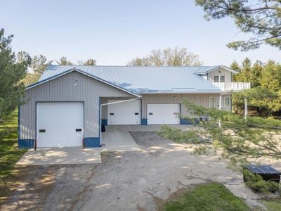/international/us/7603-n-raymond-road-dunkerton-ia-110106119905/