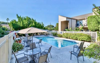 /international/us/7007-n-holiday-drive-galveston-tx-110108721915/