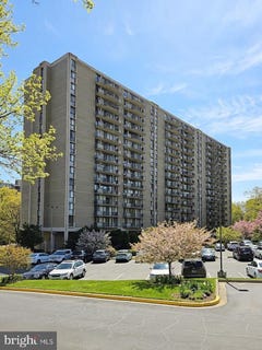 /international/us/6100-westchester-park-drive-college-park-md-110108338483/