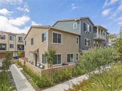 /international/us/2109-crescent-moon-upland-ca-110108075370/
