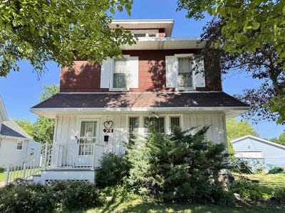 /international/us/921-cornelia-street-janesville-wi-110108958466/