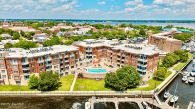 /international/us/107-sky-sail-boulevard-new-bern-nc-110101191625/