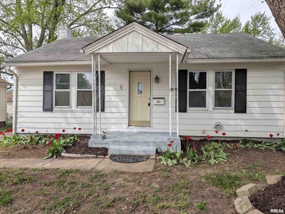 /international/us/1321-s-10th-street-pekin-il-110107584901/