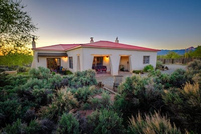 /international/us/302-saavedra-st-taos-nm-110101257370/
