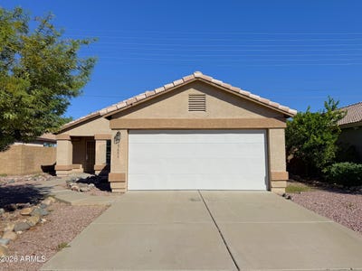 /international/us/15659-n-gil-balcome-street-surprise-az-110120425087/