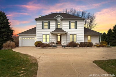 /international/us/7266-peddler-lake-clarksville-mi-110106918867/