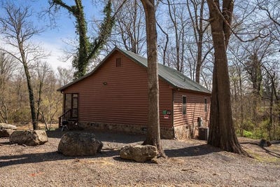 /international/us/22-lobo-cove-heber-springs-ar-110098374178/