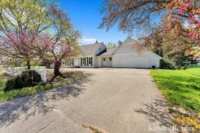 /international/us/9155-j-avenue-sw-byron-center-mi-110107507369/